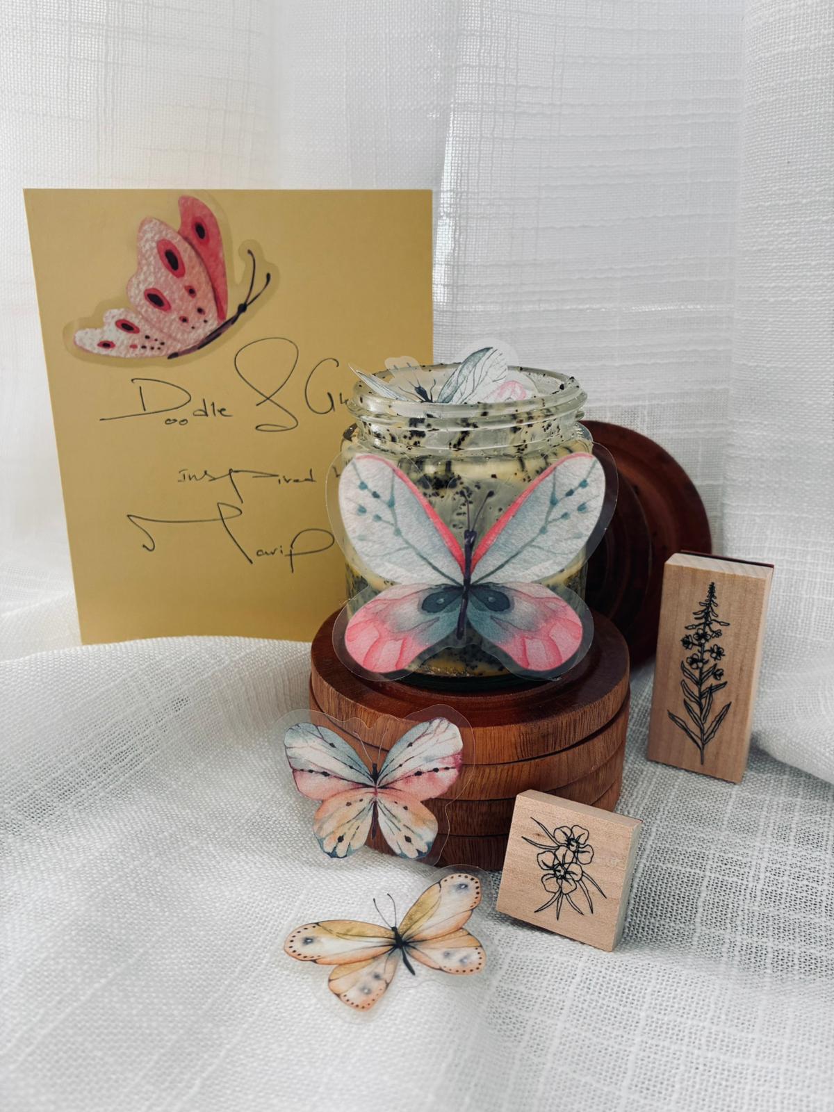 Mariposa Bath Salt With The Mixture Of Almond Oil, Give Shiny Glowing Feel To Your Delicate Skin